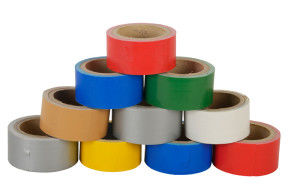 中国 強い付着力の馬小屋によって着色されたパッキング テープは/小包テープをカスタマイズされて着色しました サプライヤー